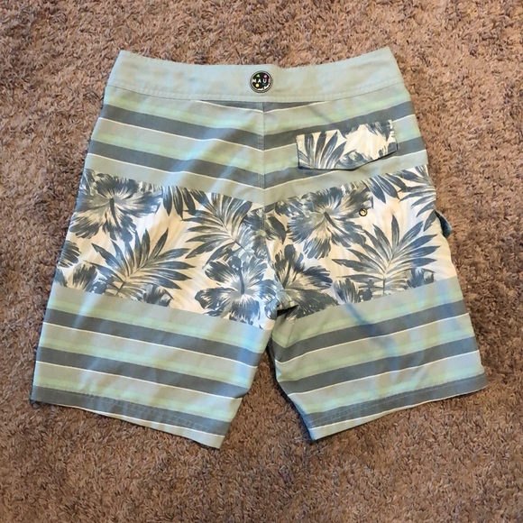Maui and Sons Board Shorts - Picture 2 of 2